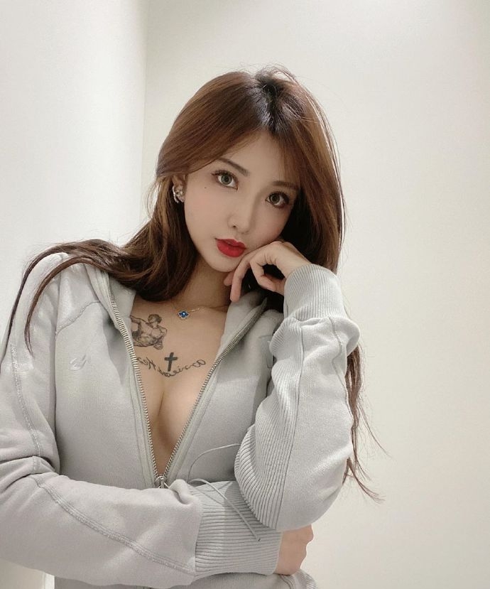 西安莞式服务，花式调情，蛋蛋碧玉好评如潮的程程